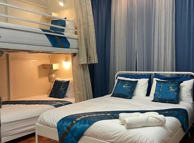Acozyposhtel 4*