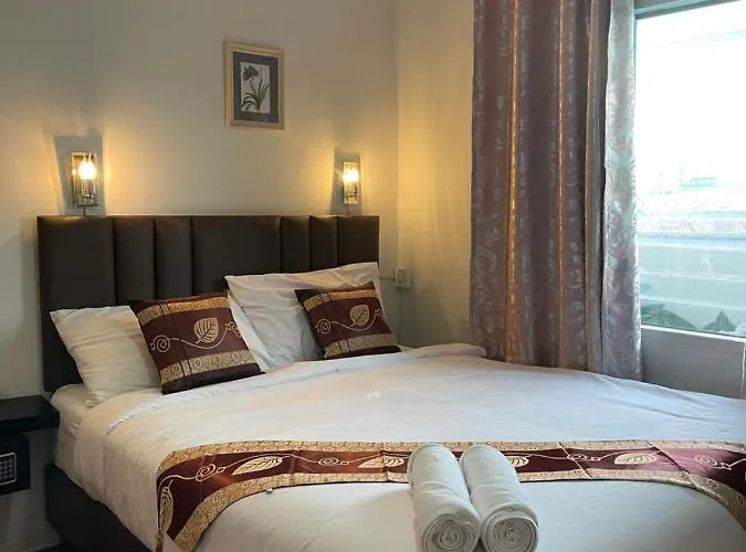 Acozyposhtel Hotel 4*
