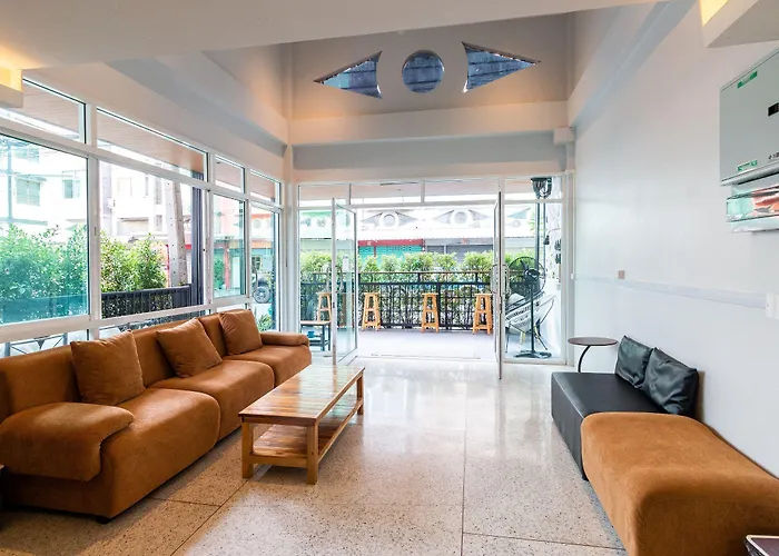 Acozyposhtel Bangkok