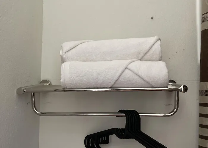 Acozyposhtel 4*